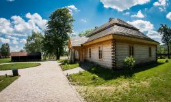 Fassadenverblendung aus Holz – Fassadensanierung in Halle, Leipzig und Umgebung