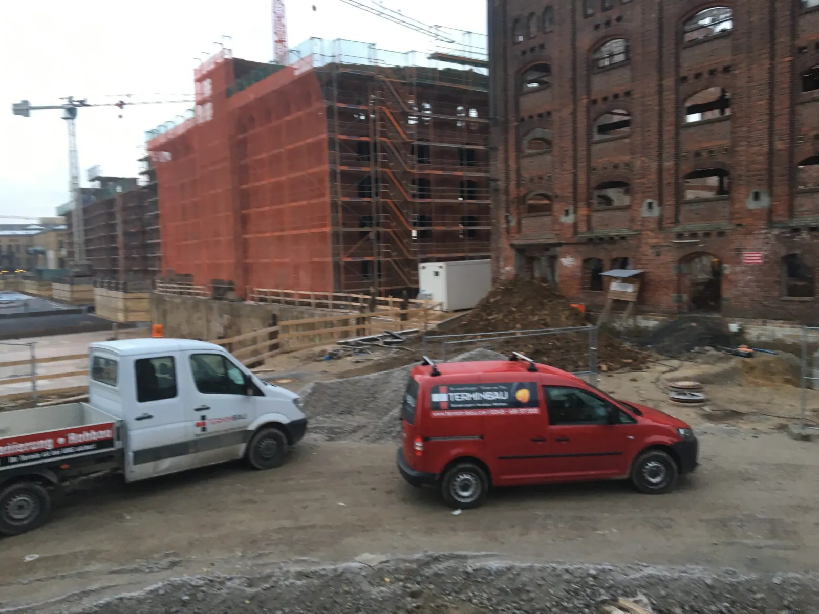 Mehrgeschossiger Rohbau mit Gerüst der Termin Bau GmbH in Halle (Saale)